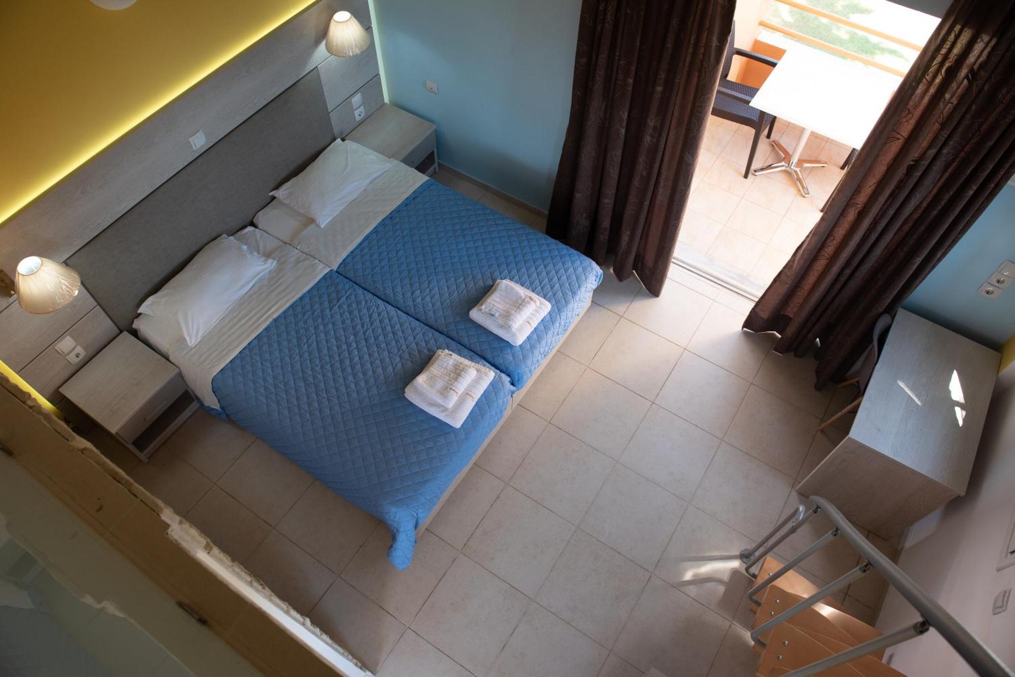 Irini And Apartment *